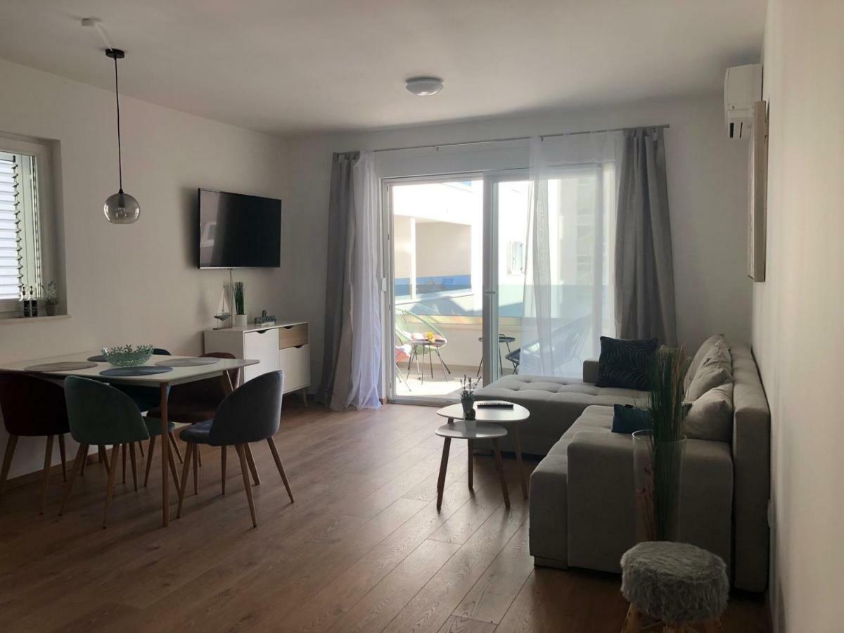 Apartment Flora Makarska Extérieur photo